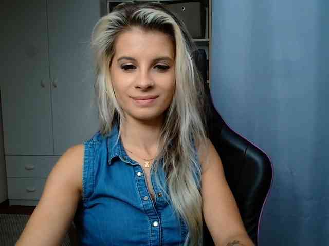 KristineNatural webcam