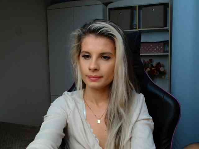 KristineNatural webcam