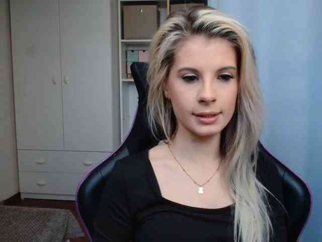 KristineNatural webcam