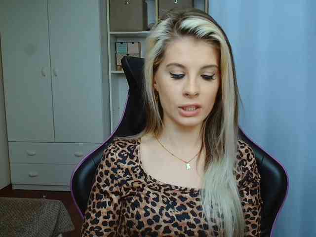 KristineNatural webcam