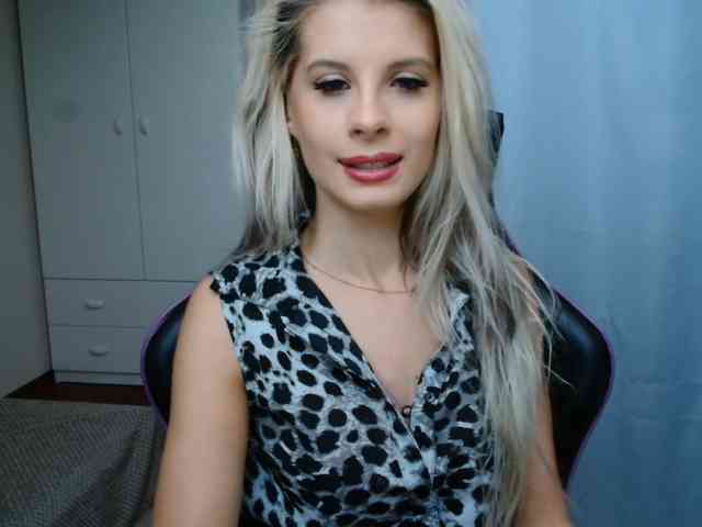 KristineNatural webcam