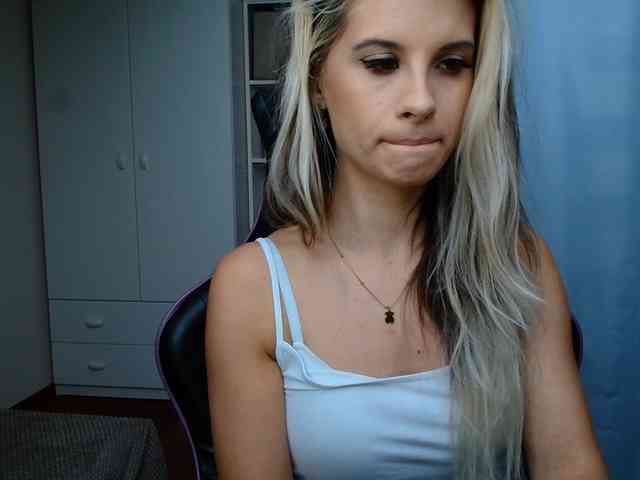 KristineNatural webcam