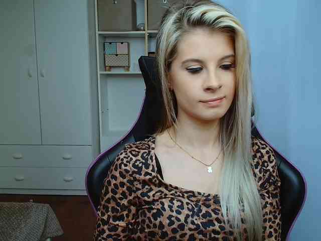 KristineNatural webcam