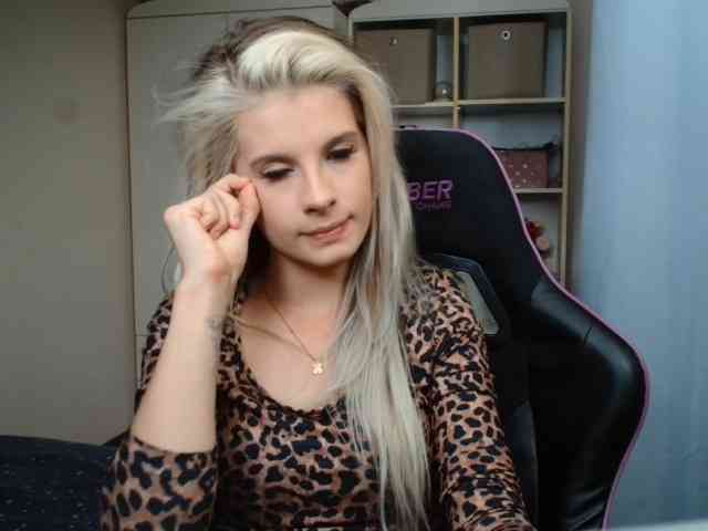 KristineNatural webcam