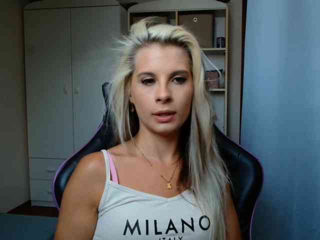 KristineNatural webcam
