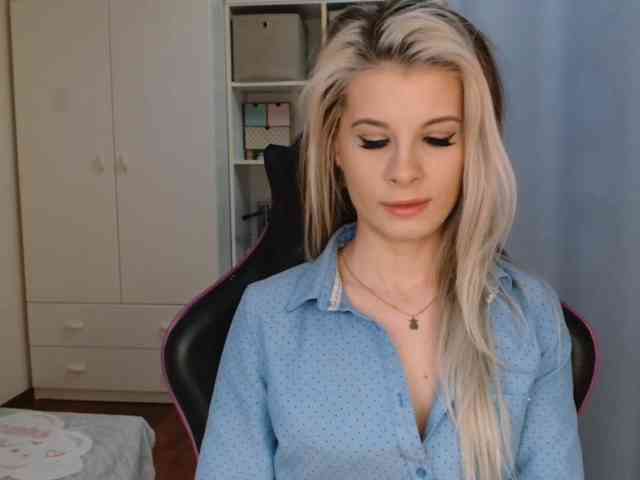 KristineNatural webcam