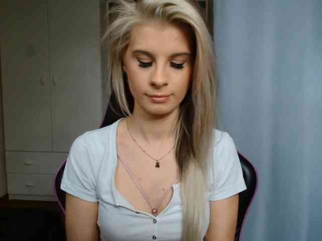 KristineNatural webcam