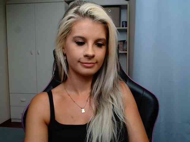 KristineNatural webcam
