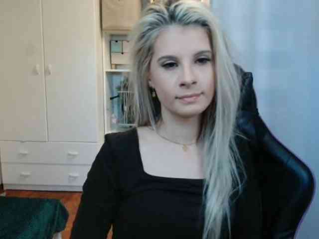 KristineNatural webcam