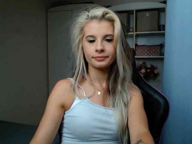 KristineNatural webcam