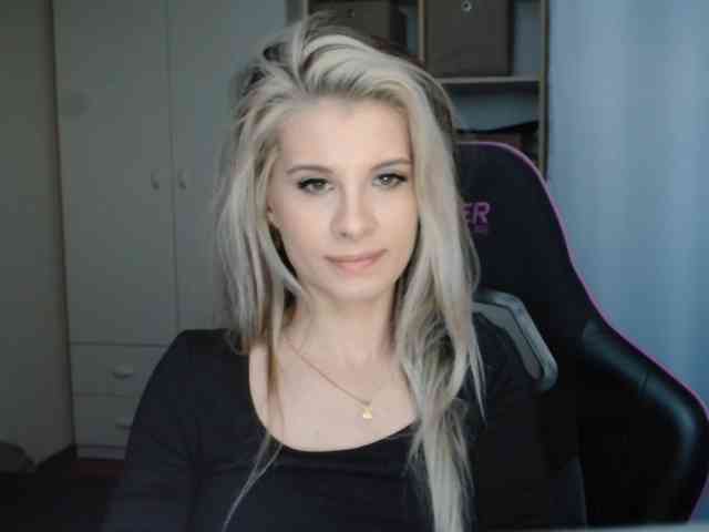 KristineNatural webcam