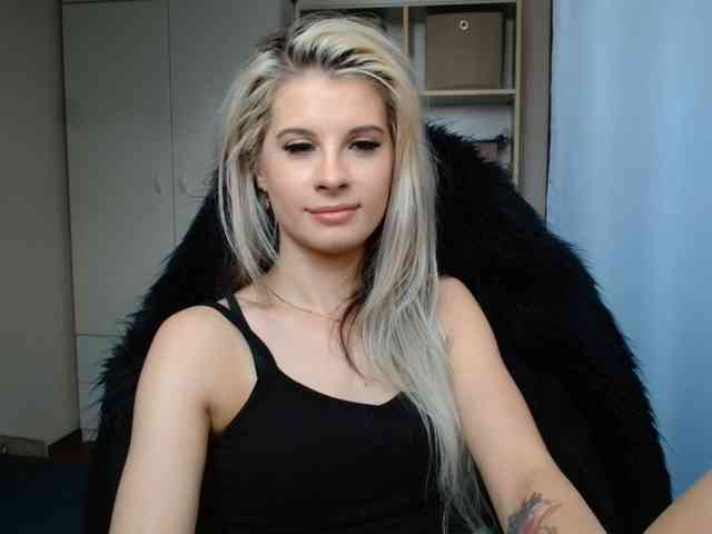 KristineNatural webcam