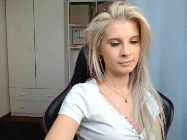 KristineNatural webcam