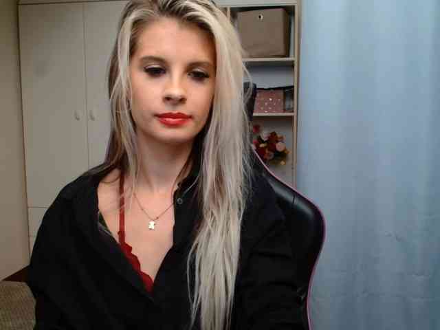 KristineNatural webcam