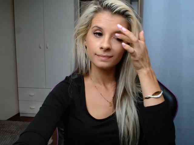 KristineNatural webcam