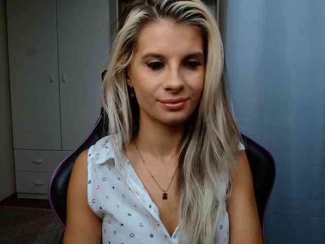 KristineNatural webcam