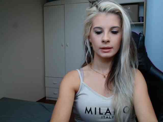 KristineNatural webcam