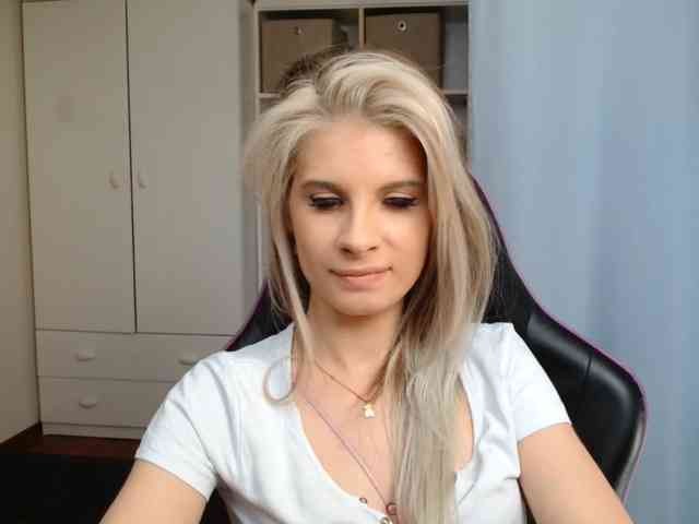 KristineNatural webcam