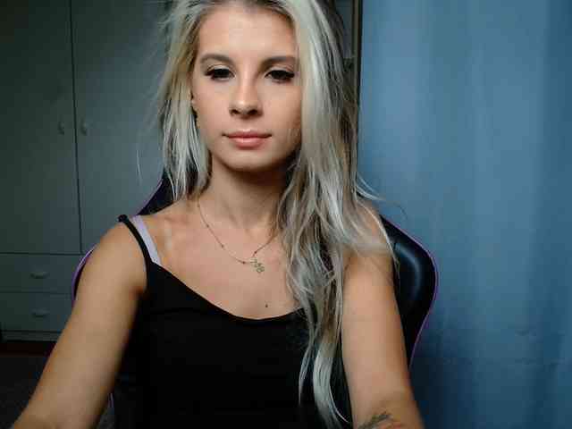 KristineNatural webcam
