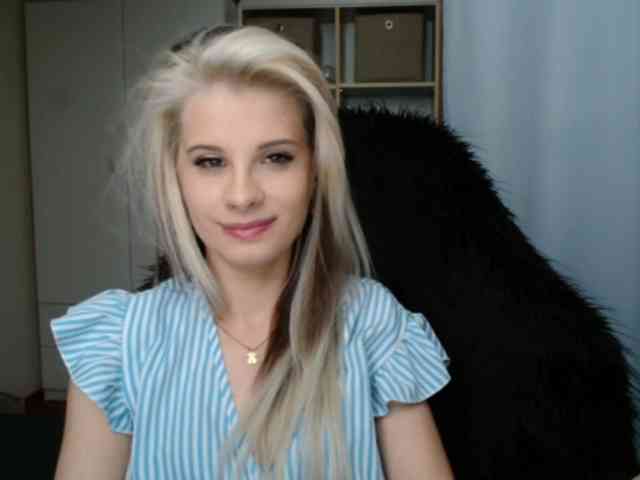 KristineNatural webcam