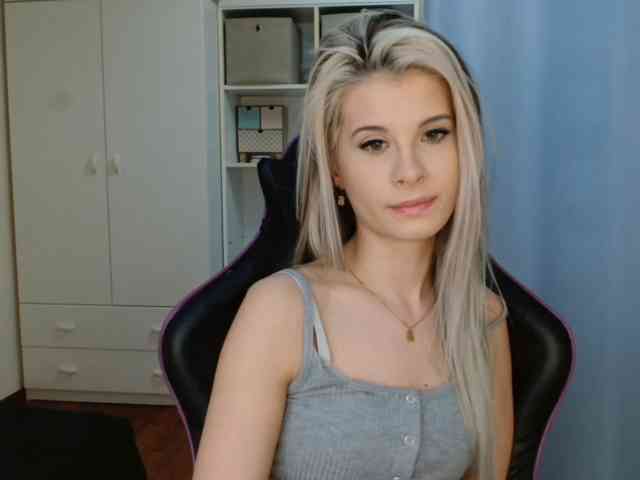 KristineNatural webcam
