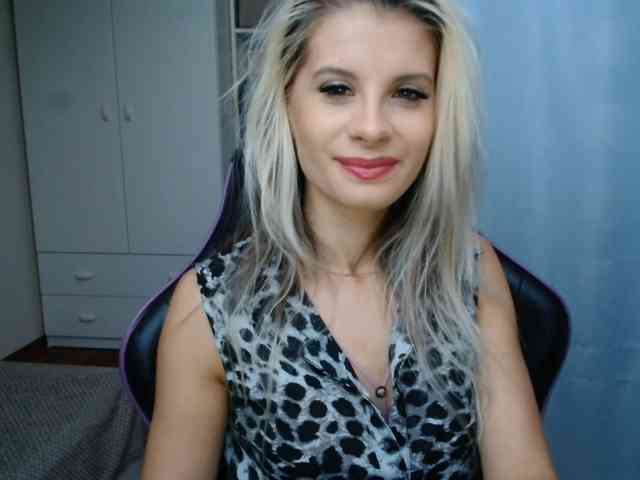 KristineNatural webcam