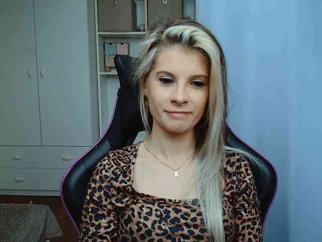 KristineNatural webcam