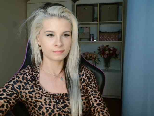 KristineNatural webcam