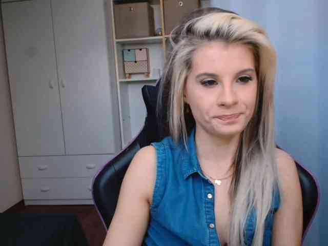 KristineNatural webcam
