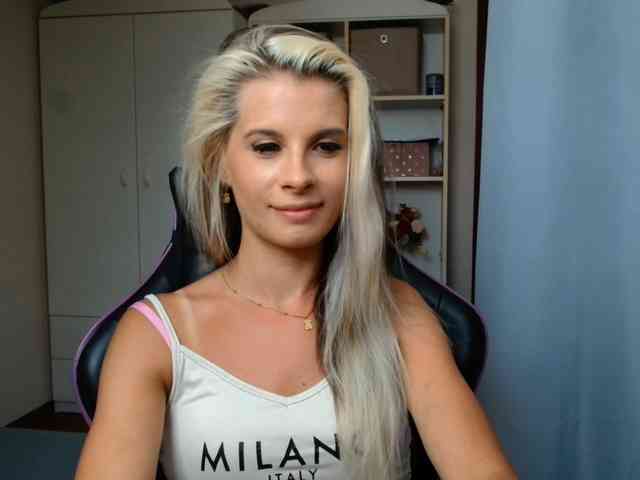 KristineNatural webcam