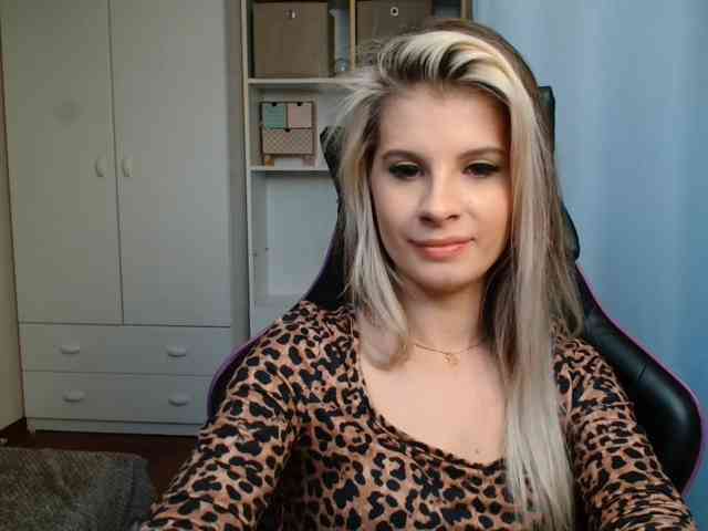 KristineNatural webcam