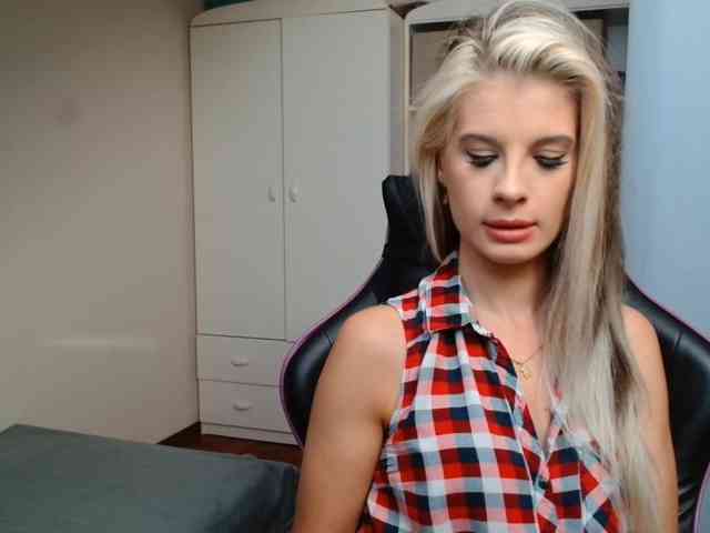 KristineNatural webcam