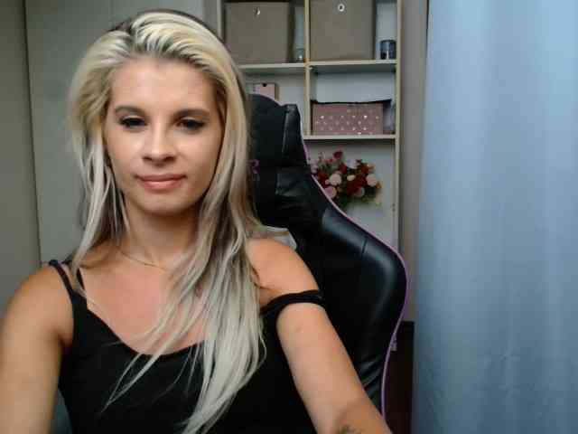 KristineNatural webcam