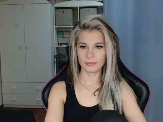 KristineNatural webcam