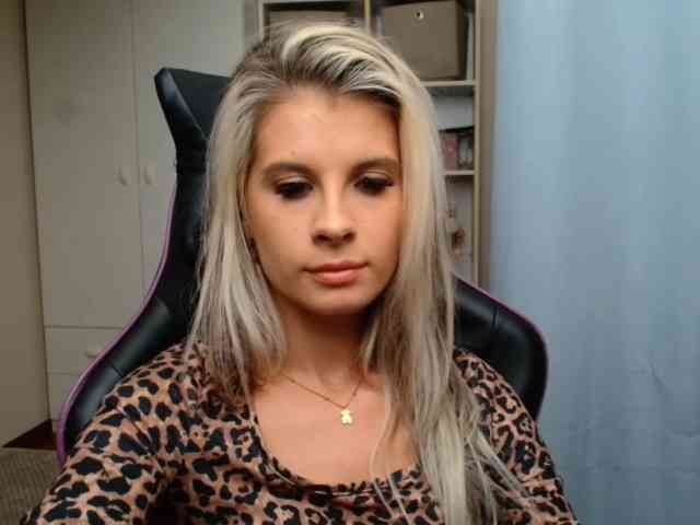 KristineNatural webcam