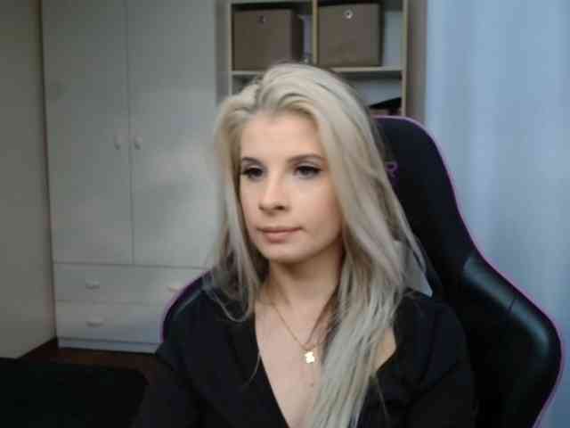 KristineNatural webcam