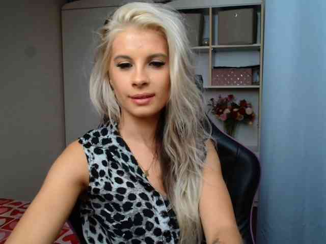 KristineNatural webcam