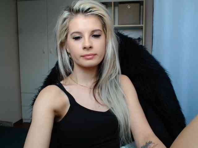 KristineNatural webcam