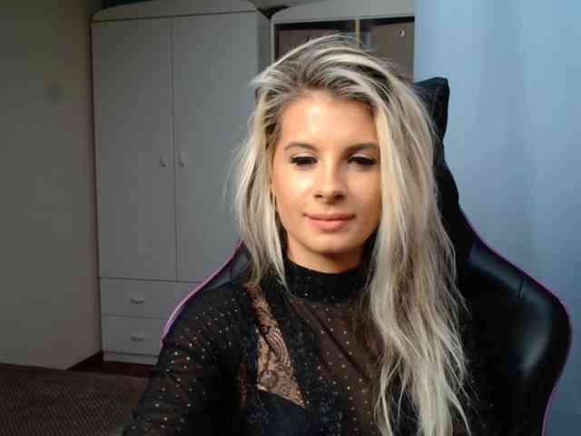 KristineNatural webcam