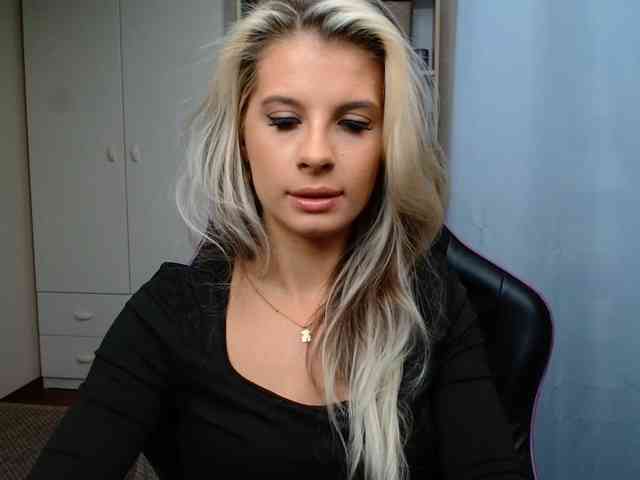 KristineNatural webcam