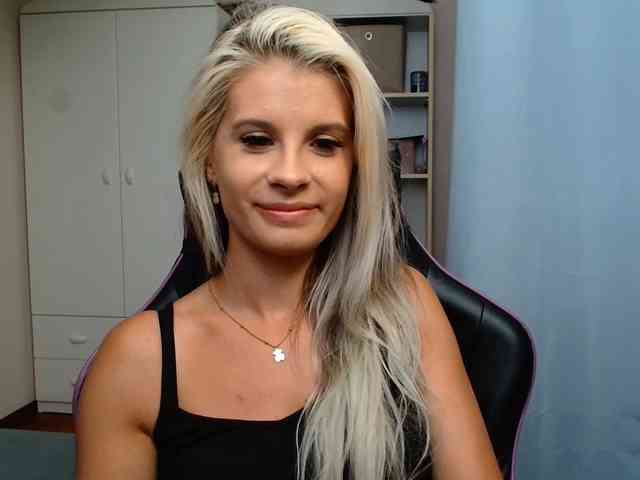 KristineNatural webcam