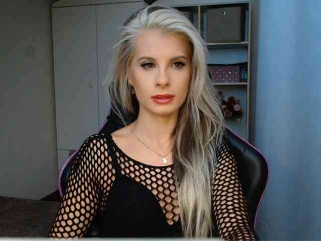KristineNatural webcam