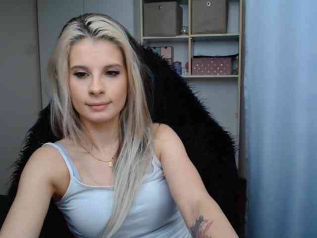 KristineNatural webcam