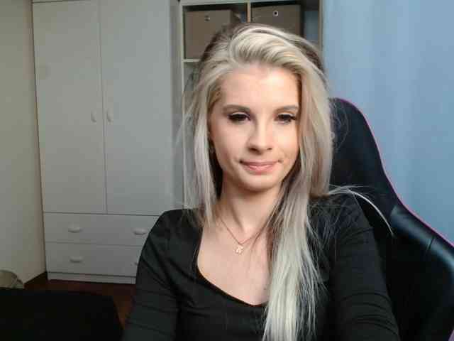 KristineNatural webcam