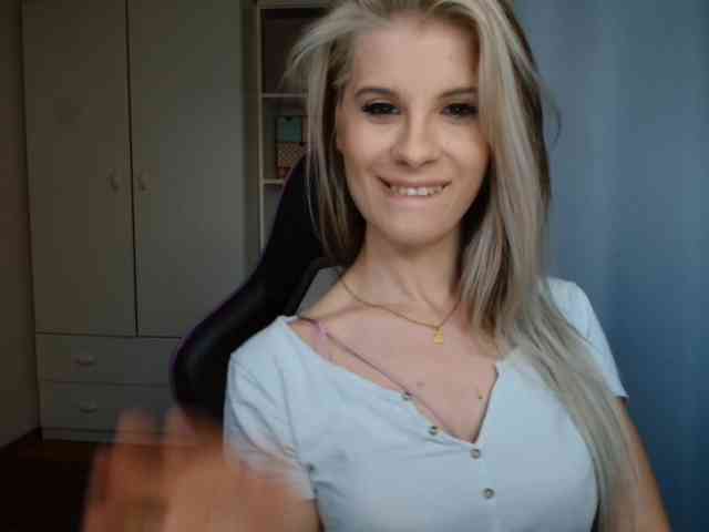 KristineNatural webcam