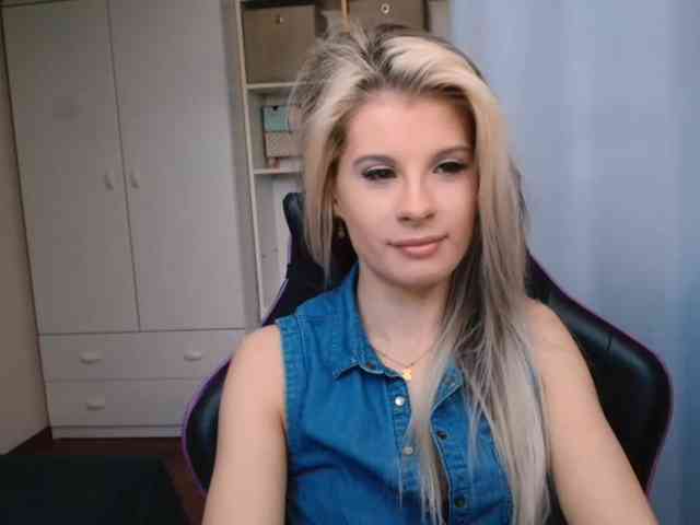 KristineNatural webcam