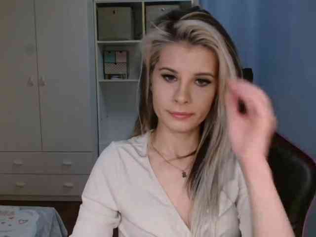 KristineNatural webcam