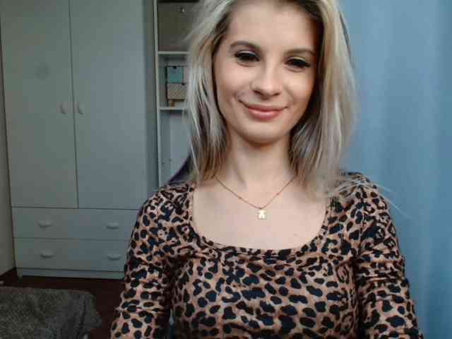 KristineNatural webcam