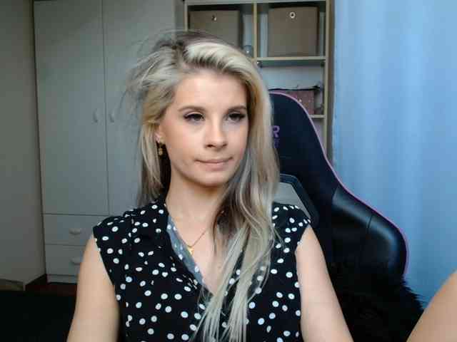 KristineNatural webcam