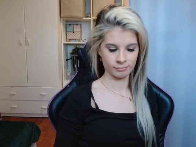 KristineNatural webcam